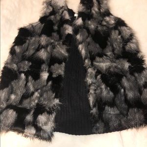 BISOU BISOU Faux Fur vest
